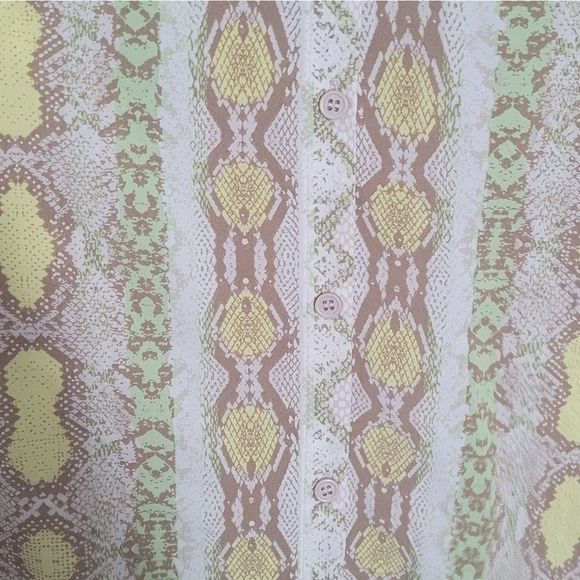 COPY - NWT -Snake print button up blouse/tunic - Picture 4 of 8